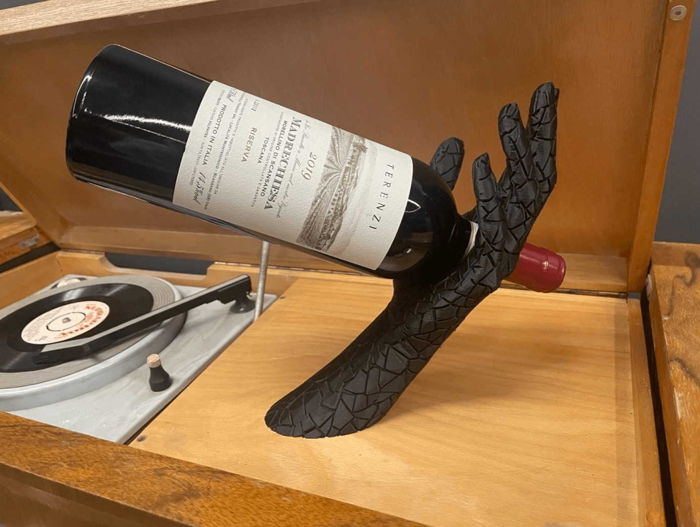 Hand Shaped Wine Bottle Holder, Modern 3D Printed Art, Functional Wine Storage, Ideal Housewarming or Birthday Gift