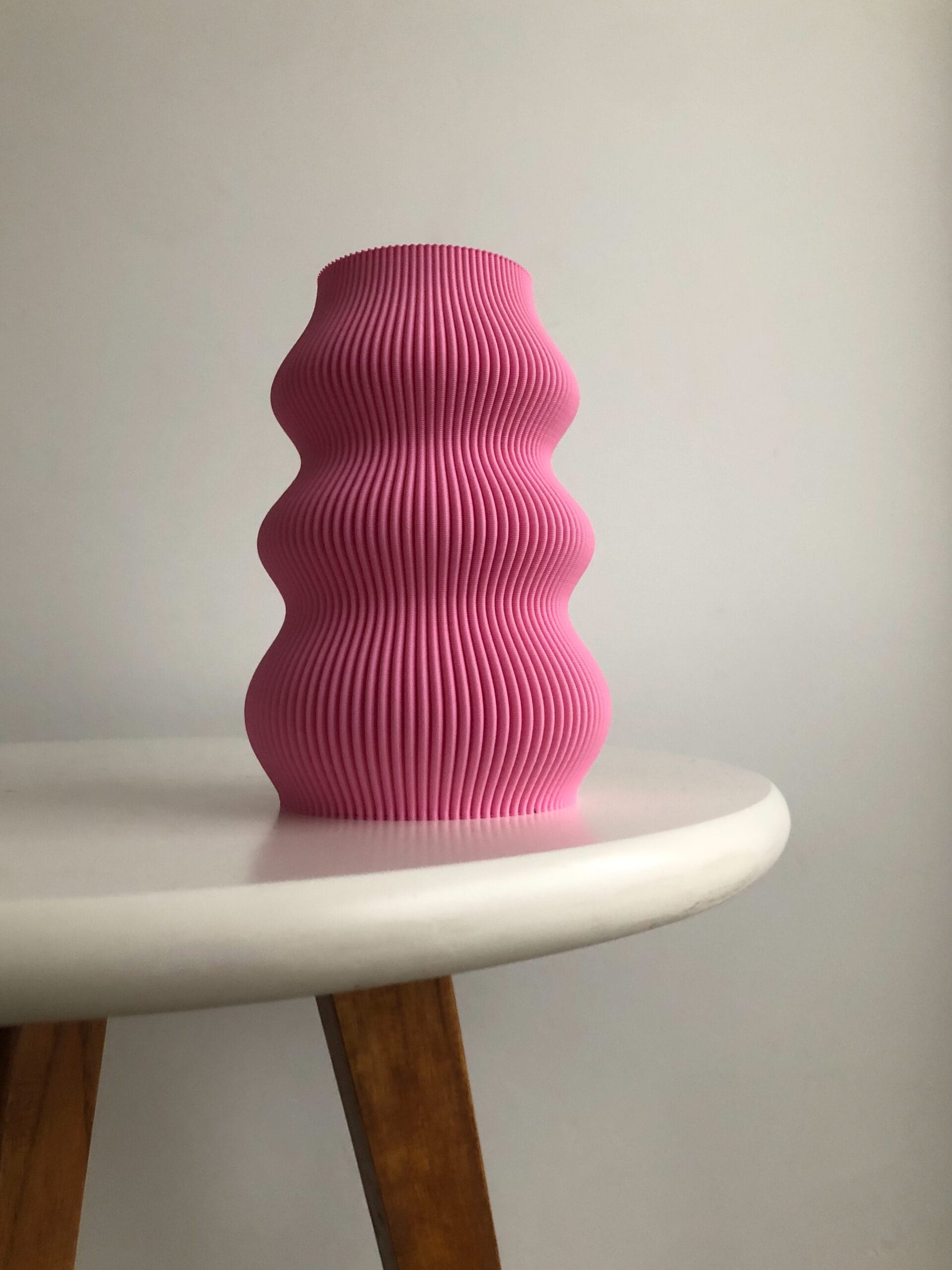 ISLA Vase, Sleek 3D Printed Contemporary Flower Holder, Perfect for Stylish Home Decoration Gift - Image 3
