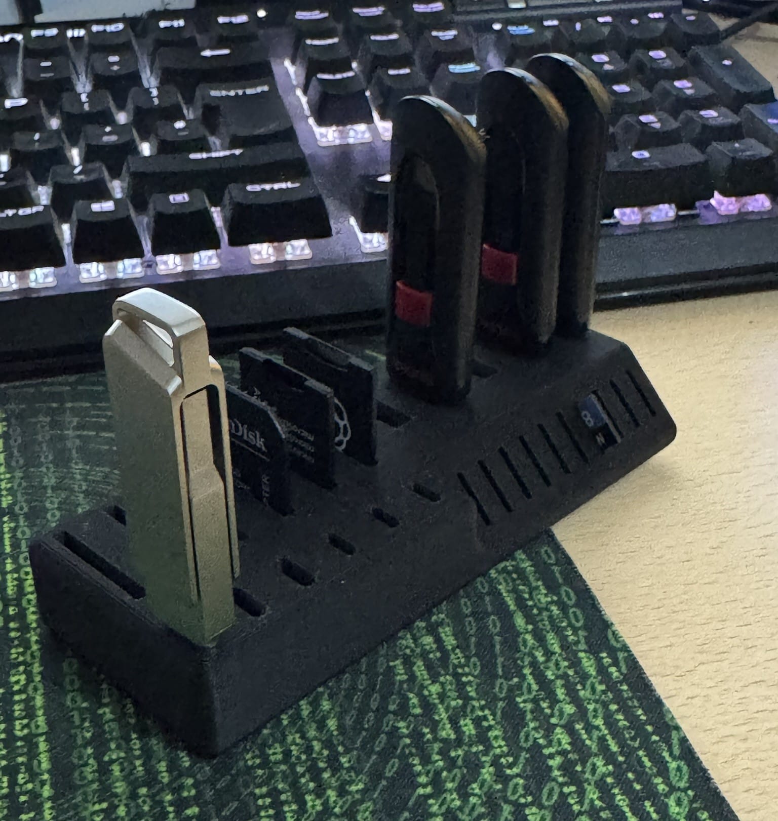 USB and SD Card Holder Desk Tidy, Organizer for Cables & Accessories, Minimalist Storage Solution, Home Office Decor - Image 7