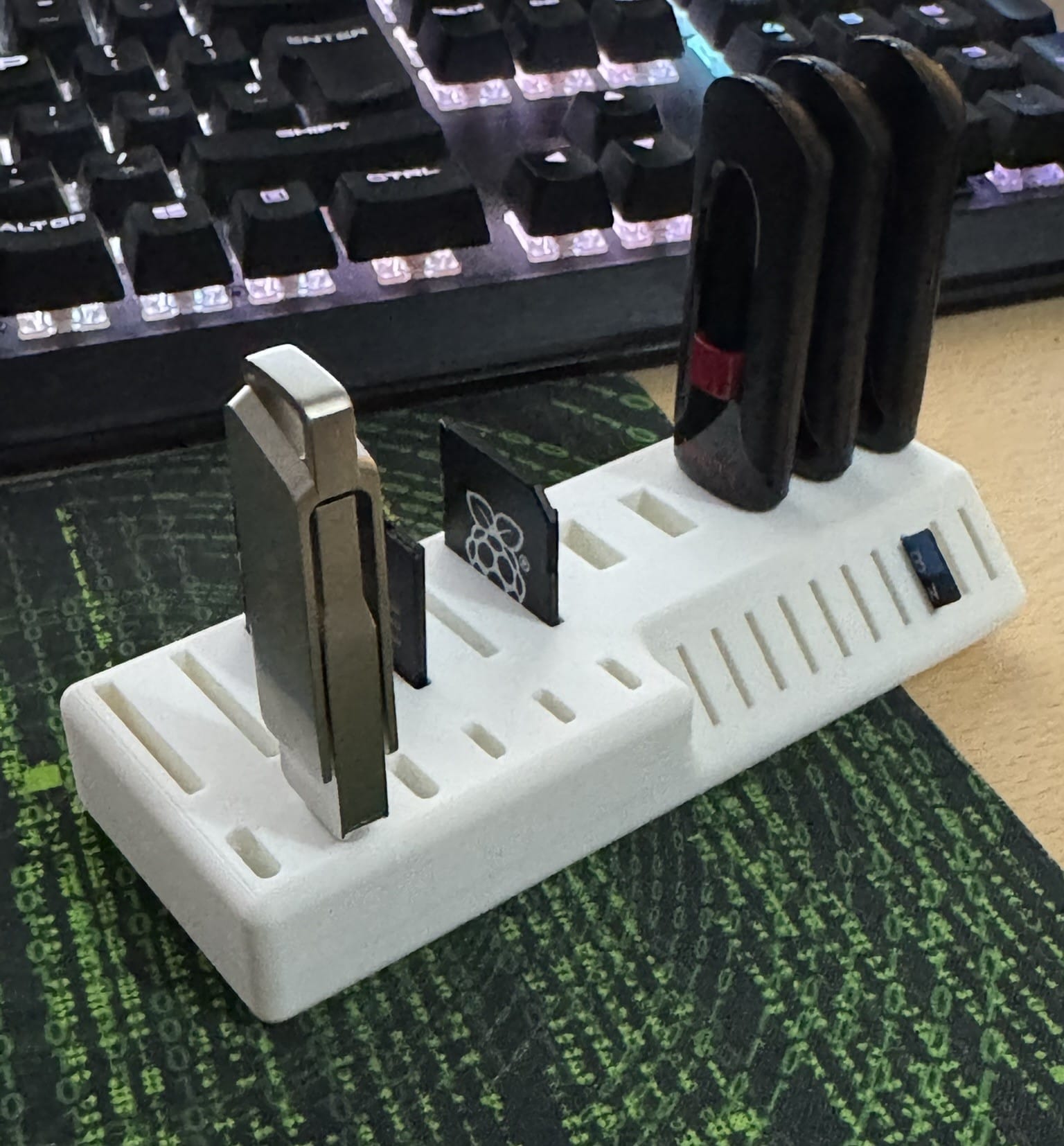 USB and SD Card Holder Desk Tidy, Organizer for Cables & Accessories, Minimalist Storage Solution, Home Office Decor