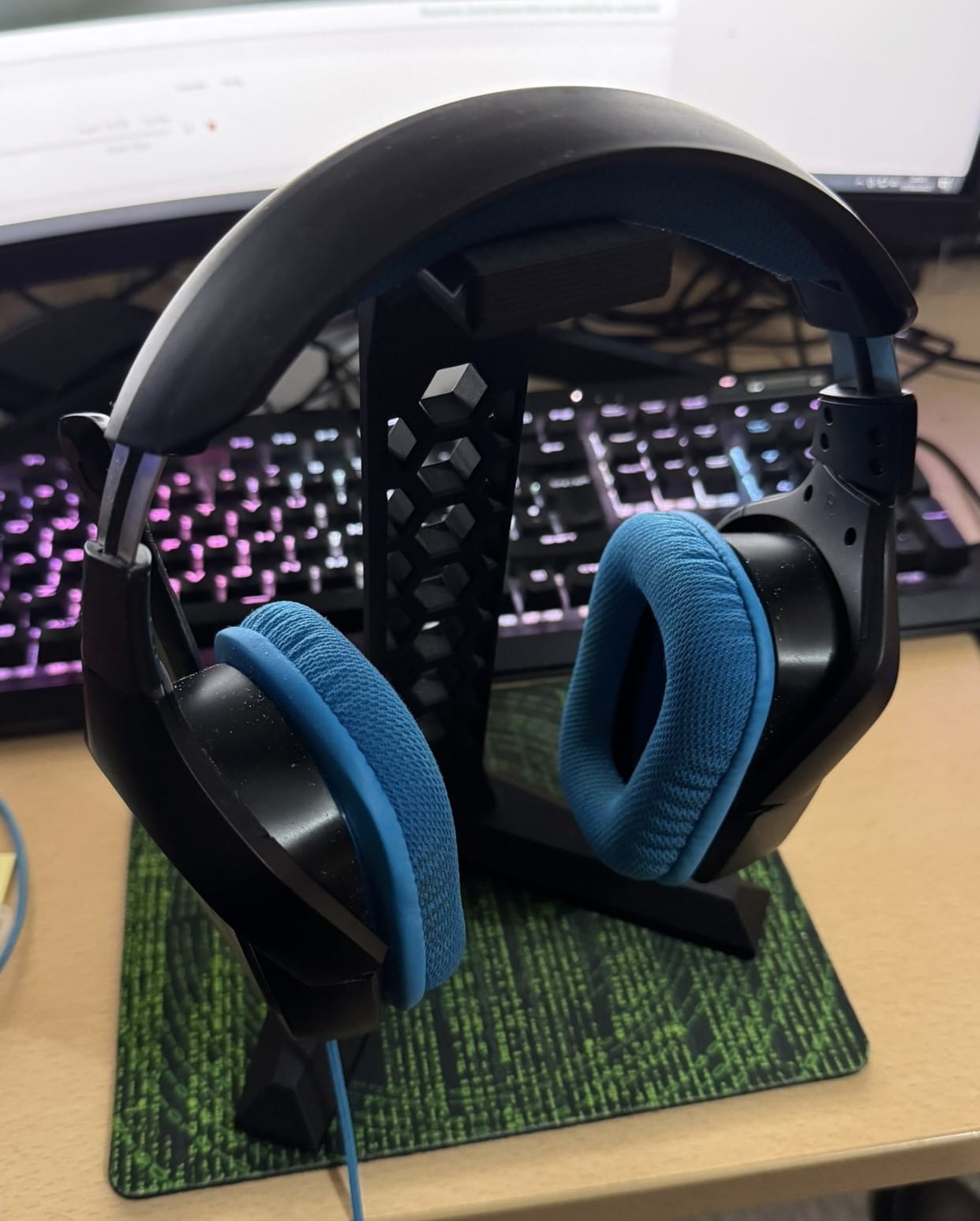 Gaming Headset Stand | 3D Printed Display for Headphones | Unique Desk Organizer & Gamer Gift - Image 5