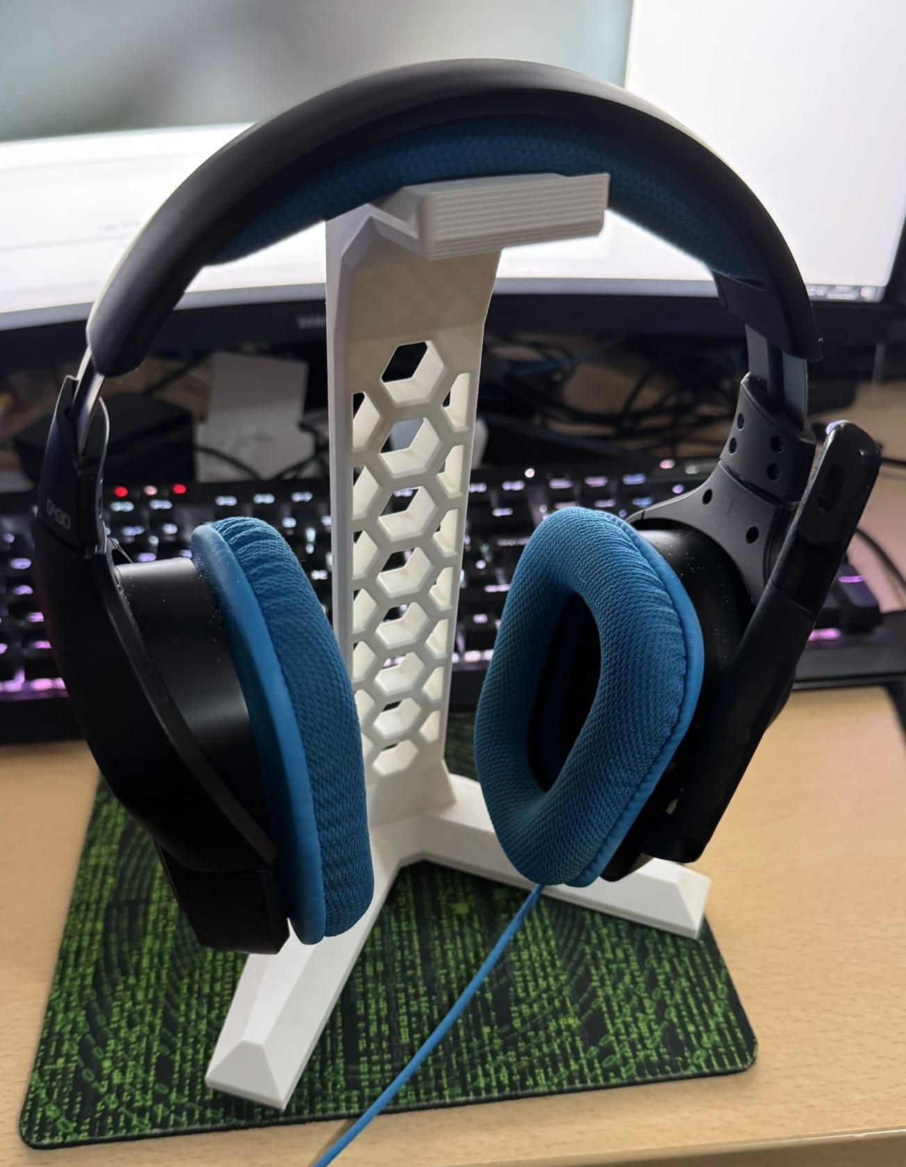 Gaming Headset Stand | 3D Printed Display for Headphones | Unique Desk Organizer & Gamer Gift
