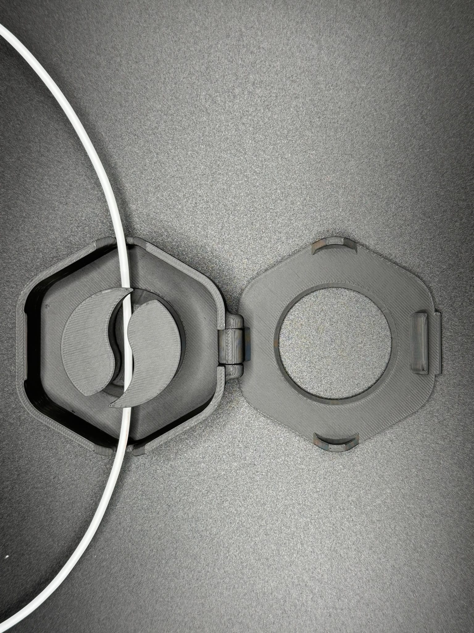 Cable Tidy: Portable 3D Printed Cable Spool, Neat Cord Organizer for Travel, Unique Gift for Gadget Enthusiasts - Image 4