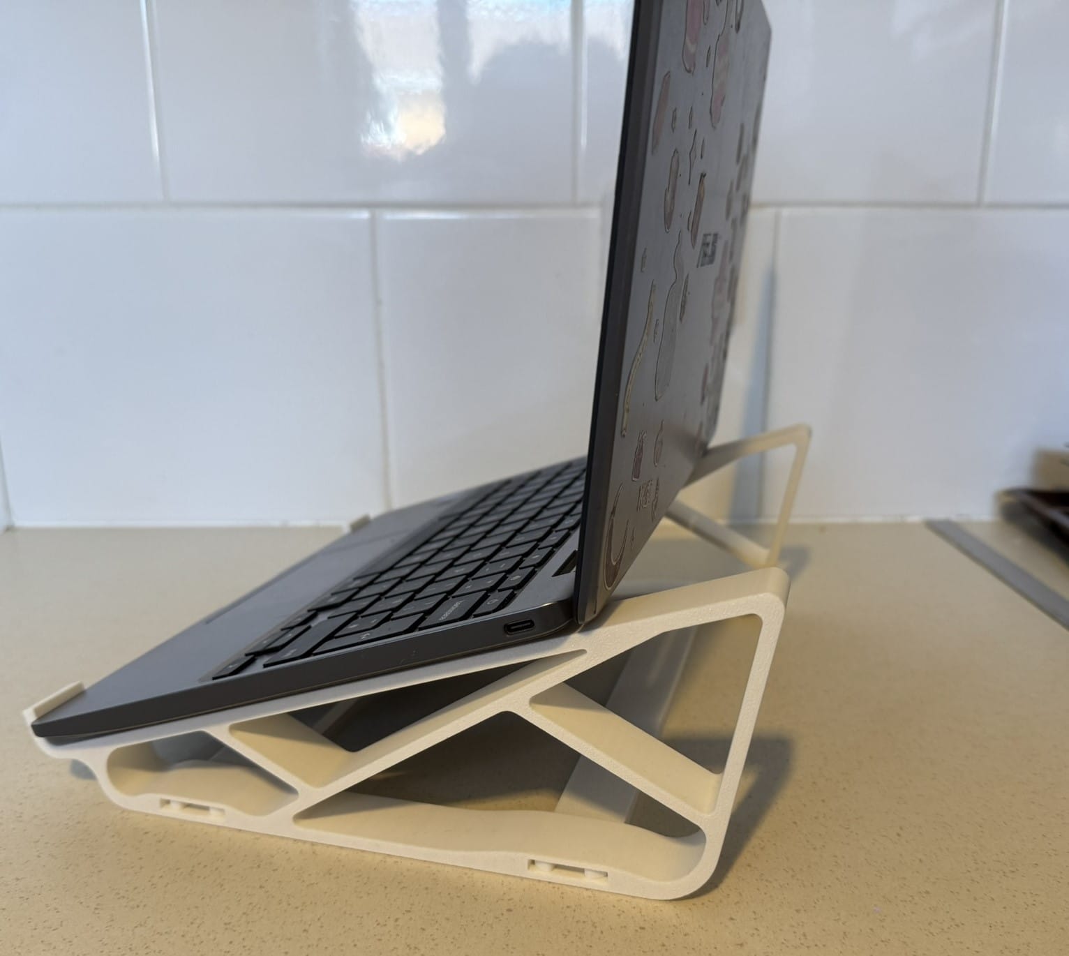 Laptop Stand, Sleek 3D Printed Laptop Holder, Ideal for Comfortable Computing, Functional Gift for Students - Image 8