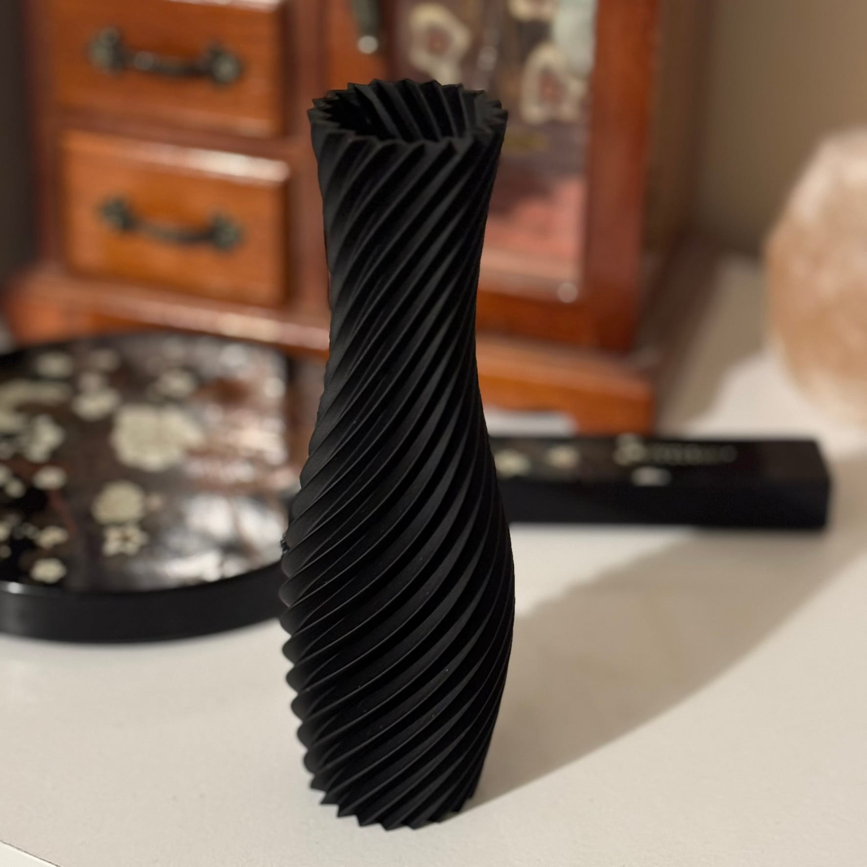 Helix Spiral Vase 3D Printed Modern Home Decor, Elegant Twist Design for Flower Display, Unique Gift for Art Lovers - Image 4